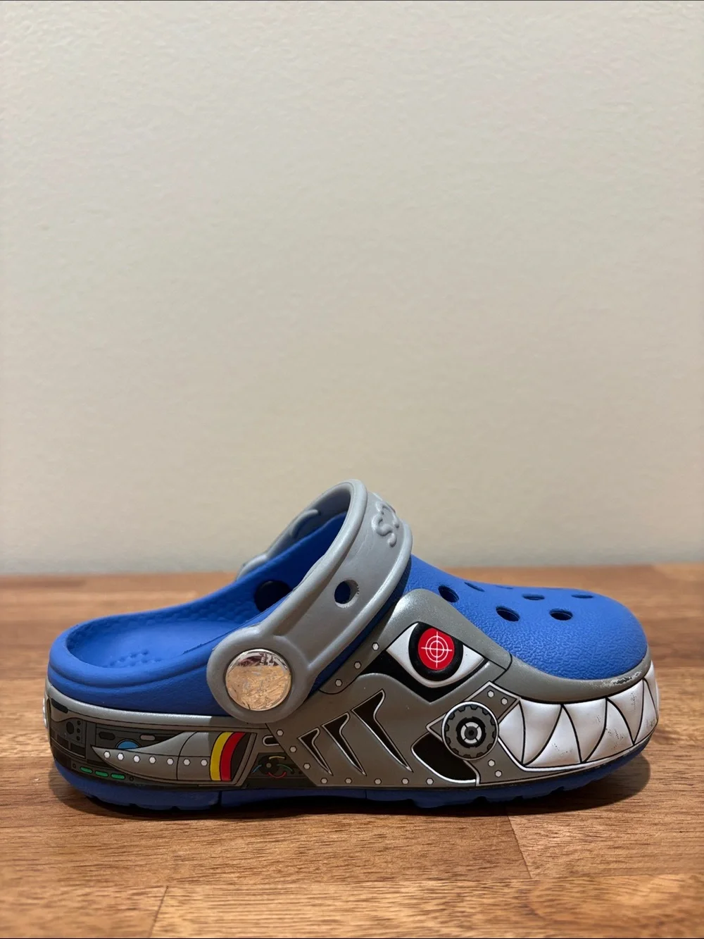 CrocsLights Light Up Robo Shark Clogs - 2014 Rare Vintage